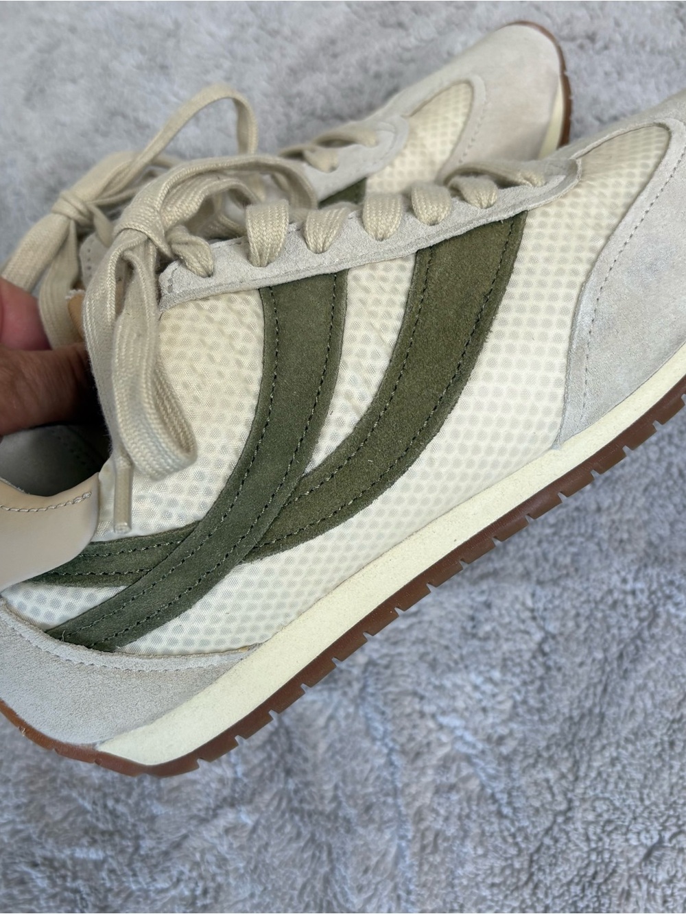 Vince Oasis Runner Sneaker Moonlight Loden Green Women’s size 7 - Picture 2 of 14